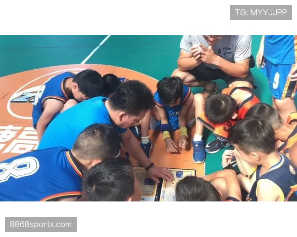 卢玉菲训练完直接去吃火锅，教练气到摔战术板